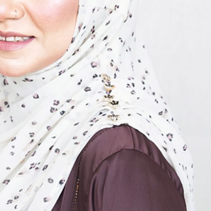 INSTANT HIJAB | WHITE SMALL LEOPARD - CHIFFON